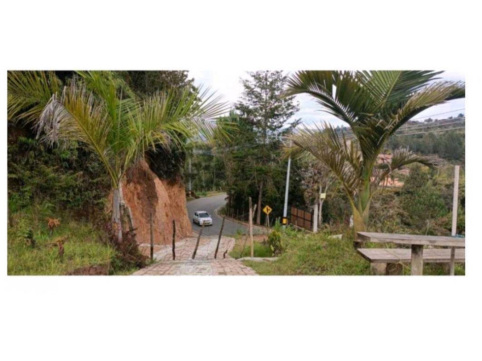FINCA EN VENTA SAN VICENTE CERCA AL PUEBLO VEREDA TRAVESIAS