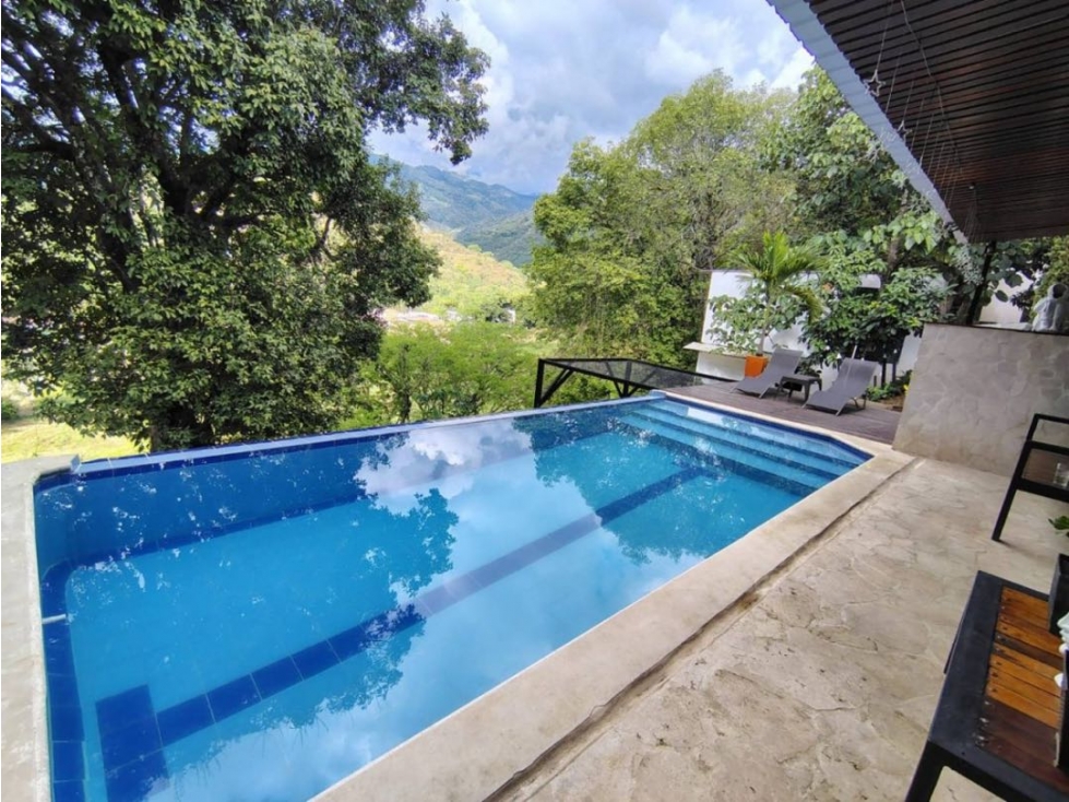 FINCA EN VENTA SOPETRAN A 5 MINUTOS DEL PARQUE, LOTE 900 M2!!!
