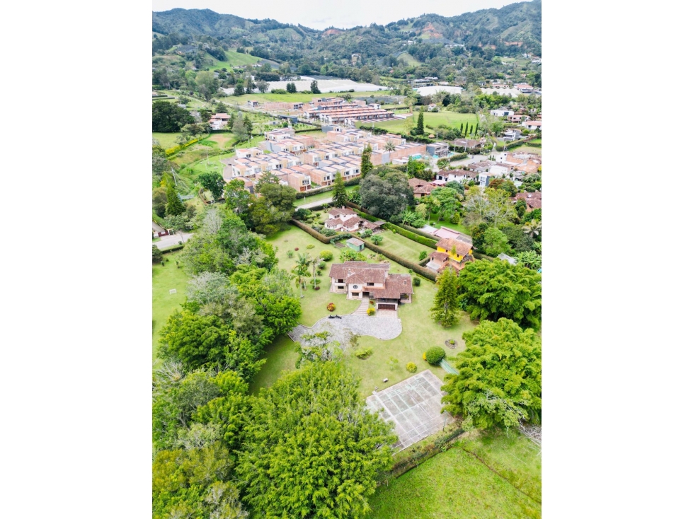 Finca en zona urbana del municipio de La Ceja [Ant]
