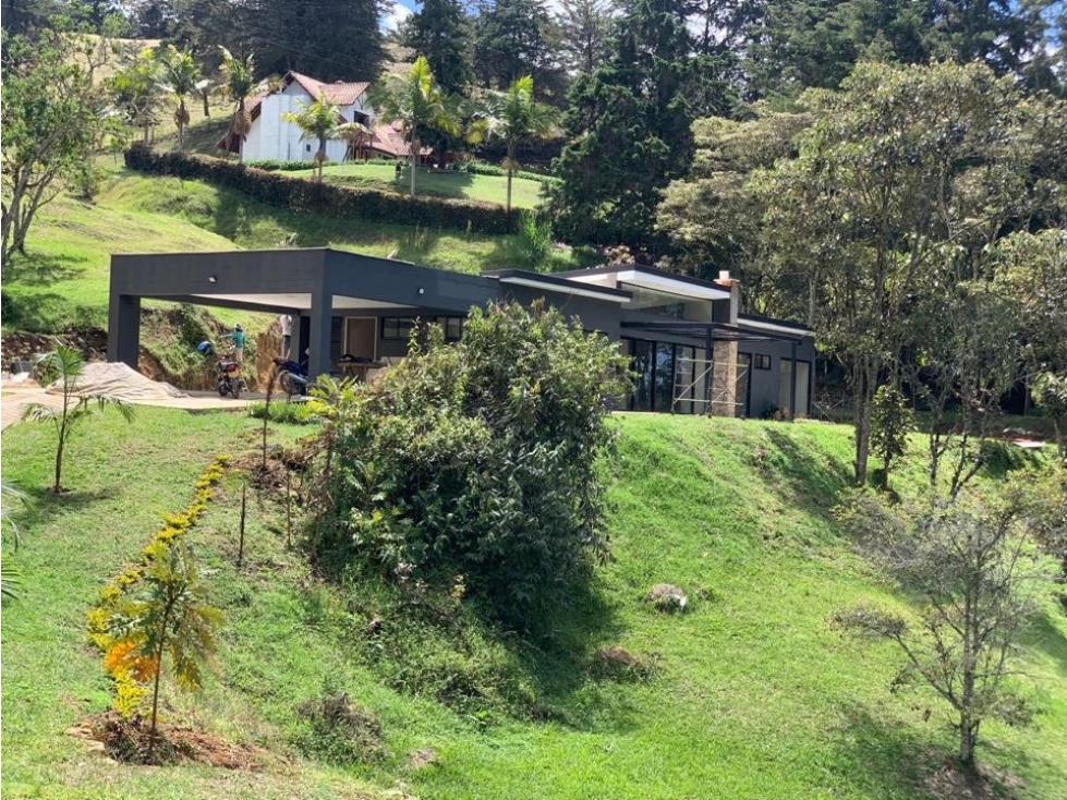 FINCA INDEPENDIENTE SAJONIA A 6 MINUTOS DEL AEROPUERTO JMC
