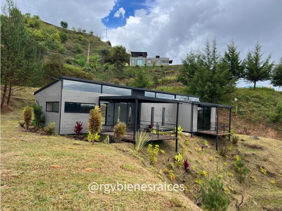 Finca Nueva para Estrenar en San Vicente | Lote 2.500 m² | Vista Panor