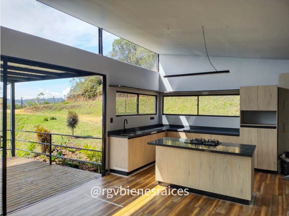 Finca Nueva para Estrenar en San Vicente | Lote 2.500 m² | Vista Panor — foto 5