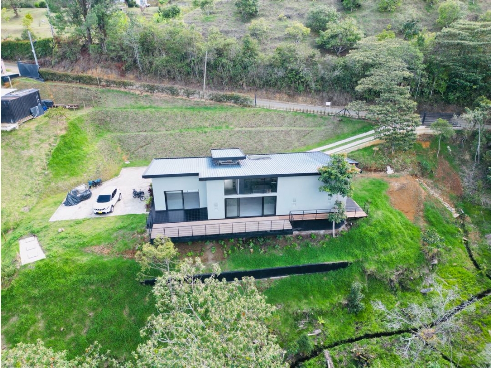 Finca para estrenar en Parcelación abierta La Ceja - 2