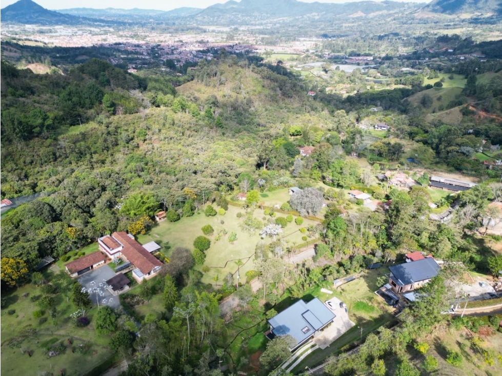 Finca para estrenar en Parcelación abierta La Ceja - 3