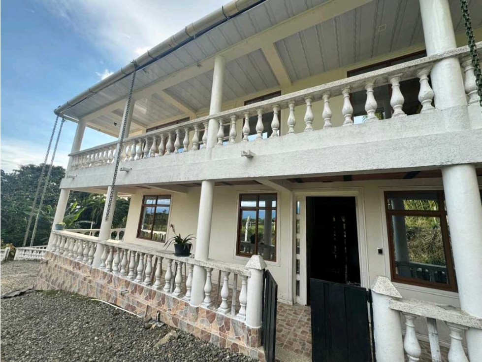 Finca Pequeña Para la Venta Via Circasia Montenegro