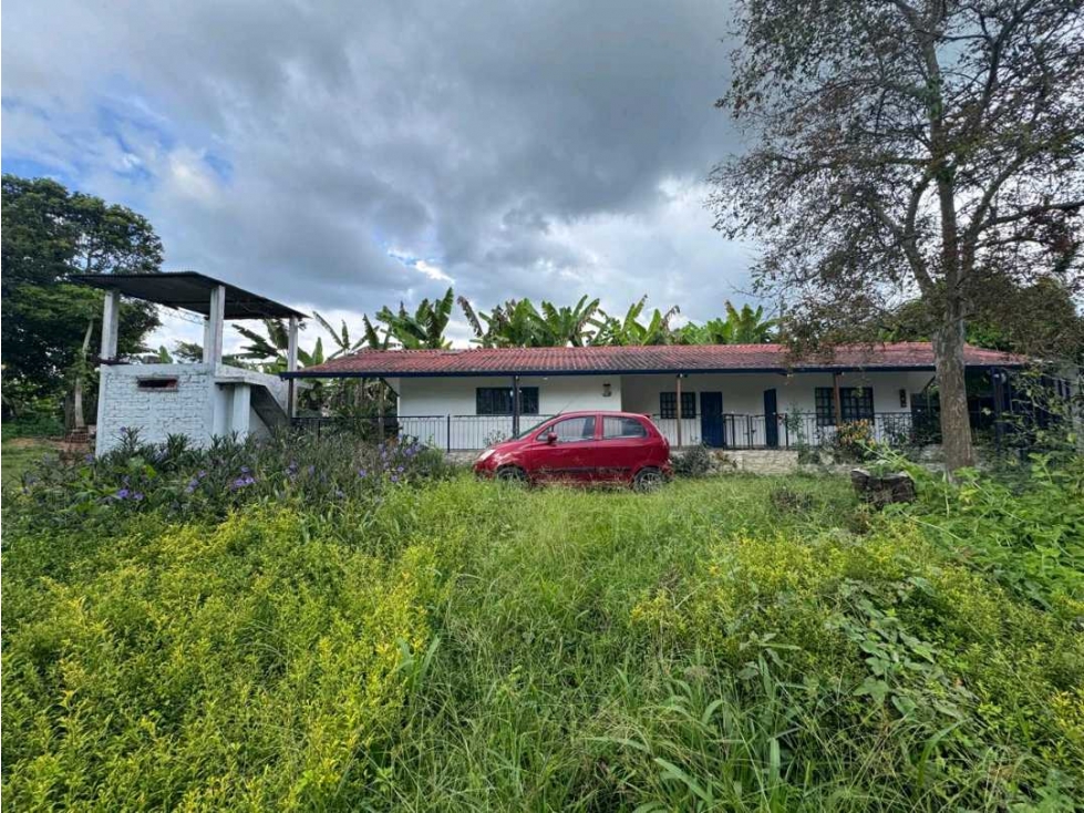 Finca Pequeña Para la Venta Via al Caimo