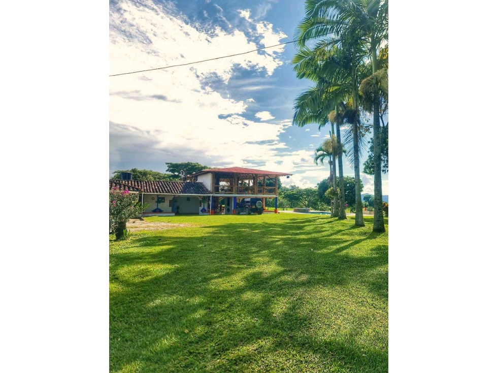 FINCA PRODUCTIVA Y GANADERA EN QUIMBAYA. - 2