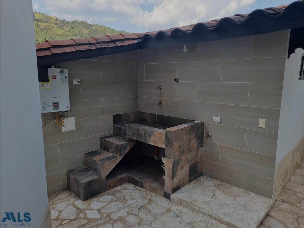 Finca recreativa a menos de 1 hora de Medellin(MLS#252584) - 3