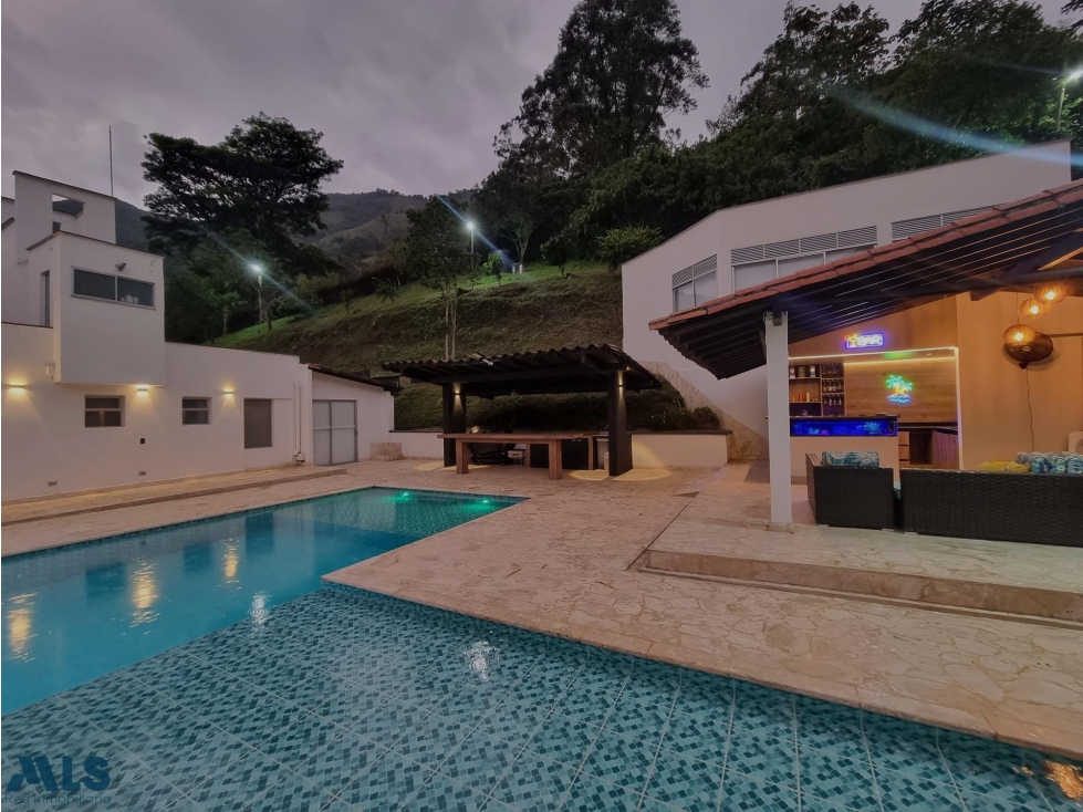 Finca recreativa a menos de 1 hora de Medellin(MLS#252584) - 2