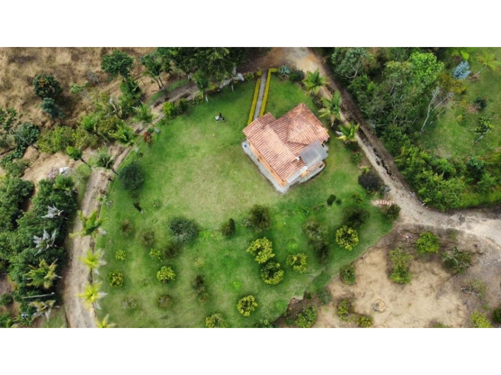 FINCA SAN VICENTE FERRER CON LAGO Y NACIMIENTO DE AGUA - 5