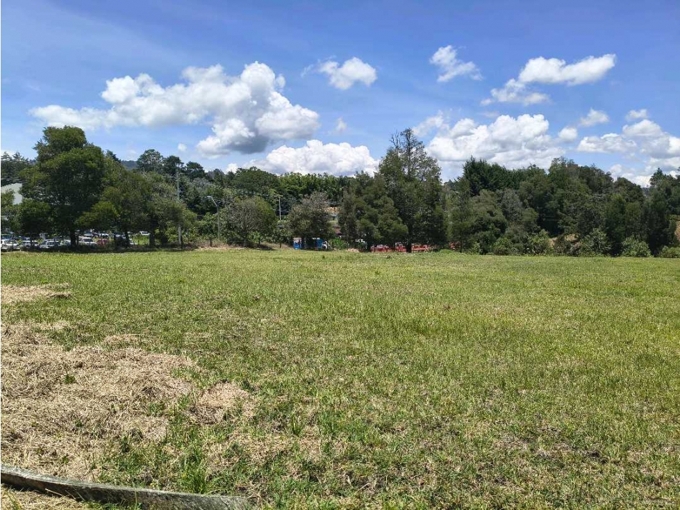 Finca con 300 mts sobre la doble calzada Aeropuerto José María Cordova