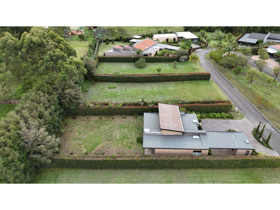 FOR RENT | Hermosa casa de arquitectura moderna ubicada en Llanogrande — foto 5