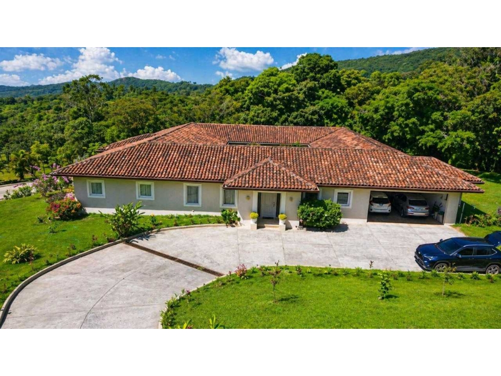 FOR RENT LUXURY MOUNTAIN ESTATE IN JARAMILLO