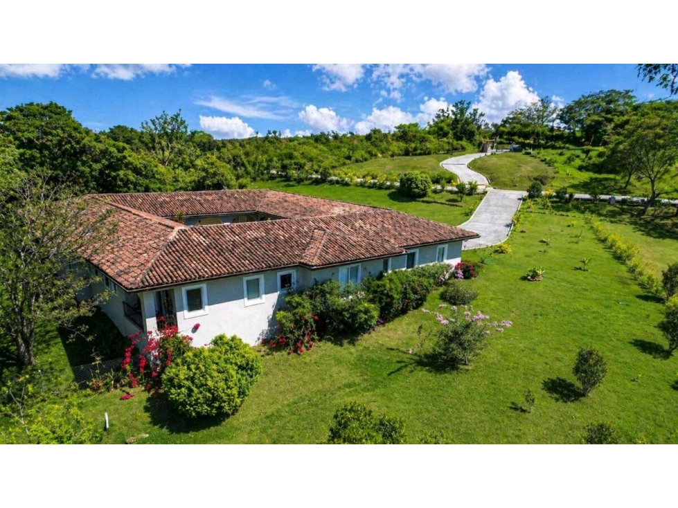 FOR RENT LUXURY MOUNTAIN ESTATE IN JARAMILLO — foto 2