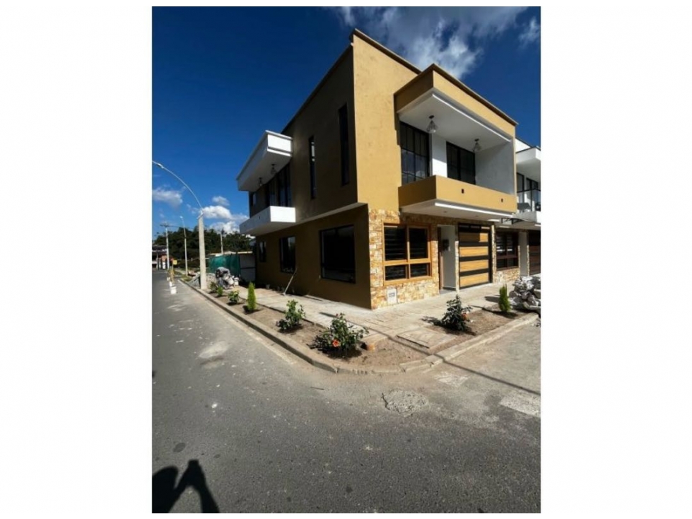 For Sale. Corner House In La Ceja-Antioquia