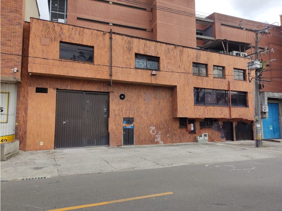 For Sale. Warehouse In An Industrial Area Of Guayabal~Medellin