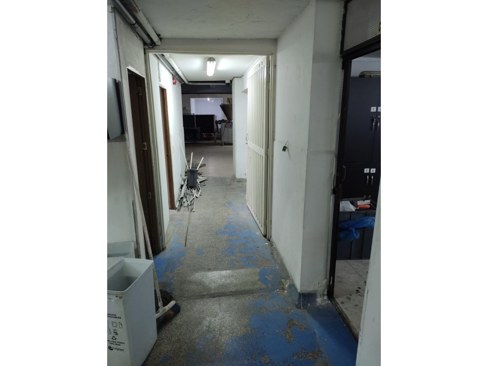 For Sale. Warehouse In An Industrial Area Of Guayabal~Medellin — foto 4