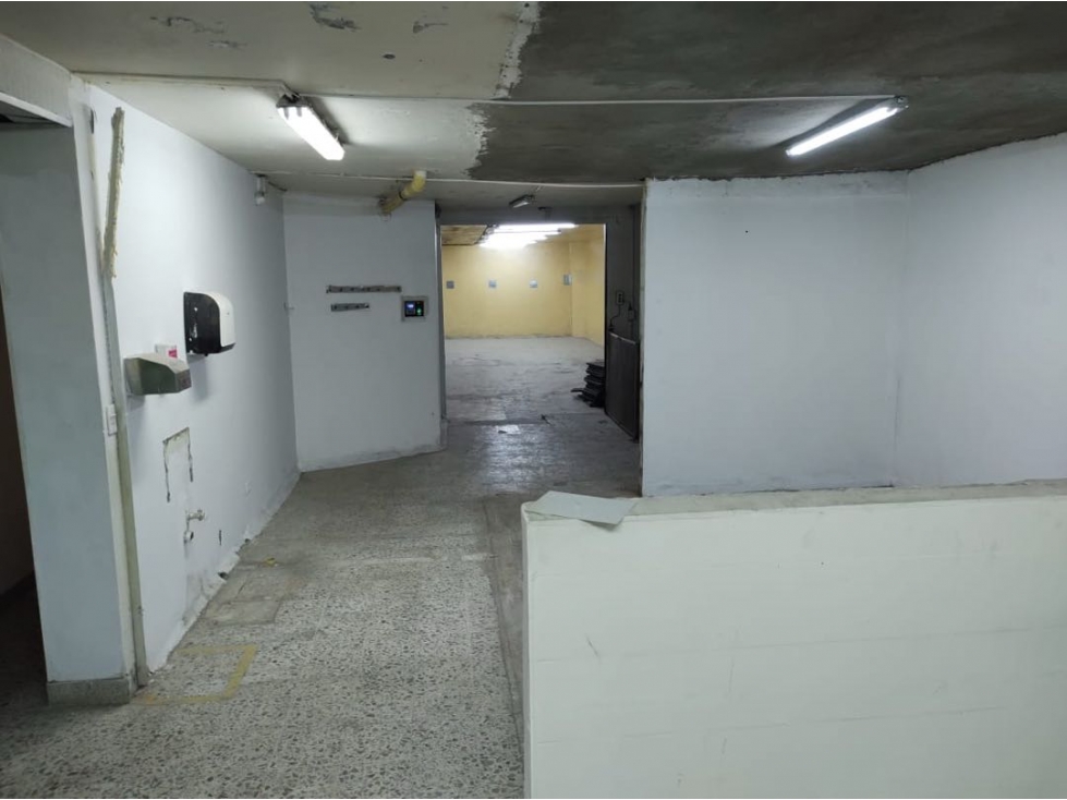 For Sale. Warehouse In An Industrial Area Of Guayabal~Medellin — foto 6