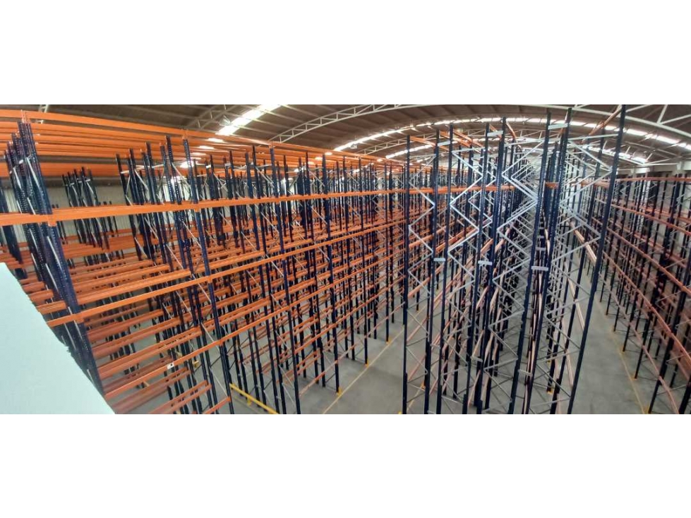 FUNZA ARRIENDO BODEGA CON ESTANTERIA SIBERIA CALLE 80 - 2