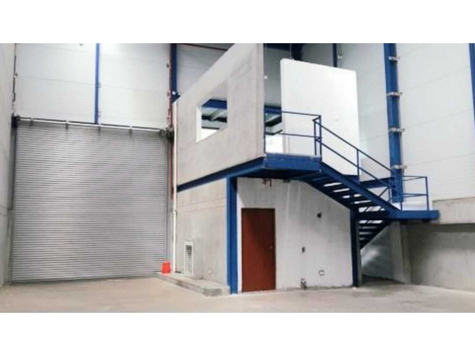 GALERA COMERCIAL CON OFI-DEPOSITO PRECIO POR DEBAJO DEL AVALUO — foto 5