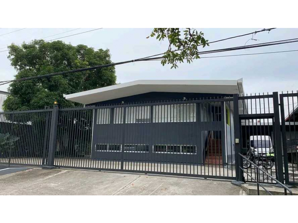 Galera en santa Elena 350 m² | $4,200 3 oficinas
