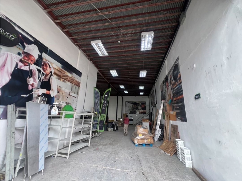 Galera Parque Industrial Costa del Este | 800 m² | $4,900