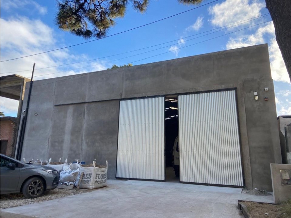 Galpón en venta y en alquiler. Valeria del mar. Excelentes accesos - 1