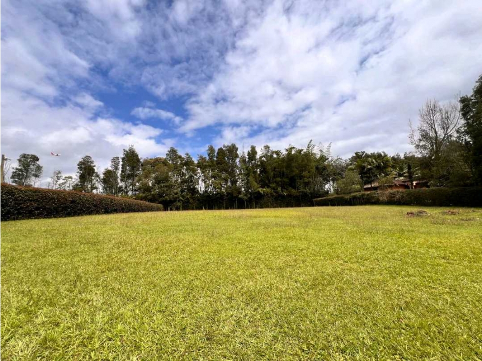 Ganga HERMOSO LOTE CAMPESTRE PLANO EN VENTA EN LLANOGRANDE Oportunidad — foto 2