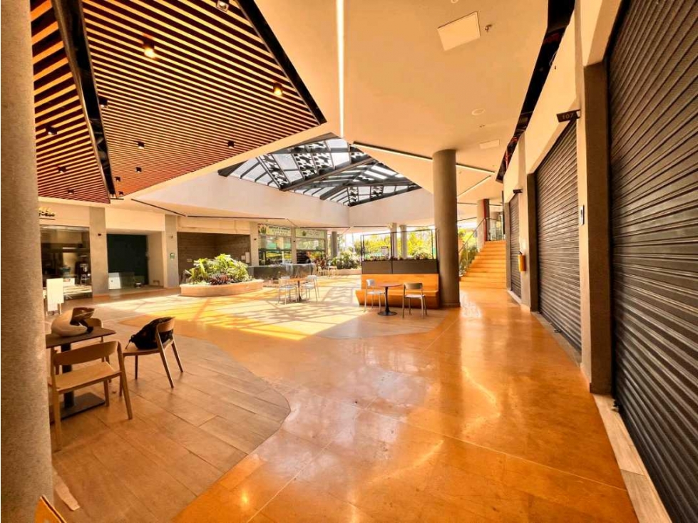 GANGA... LOCAL EN VENTA EN MALL COMERCIAL - Sector Los Colegios. — foto 4