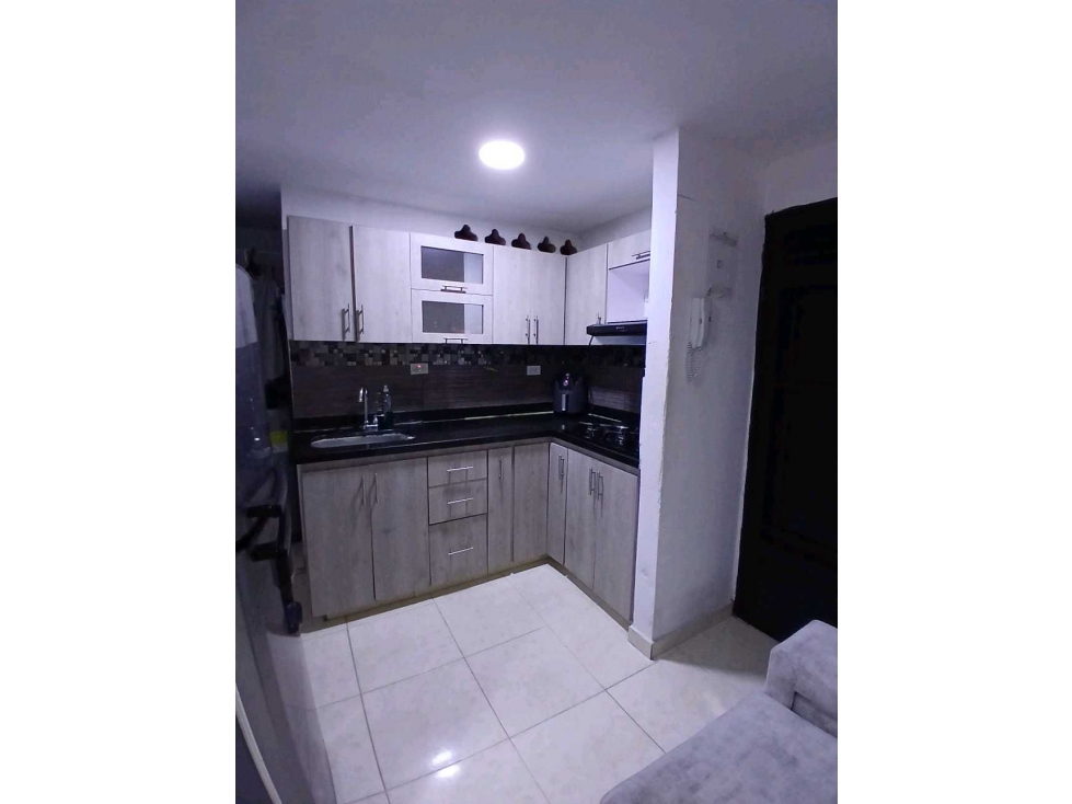GANGA! SE VENDE APT CON EXCELENTE UBICACIÓN CERCA AL PARQUE DE BELLO — foto 2