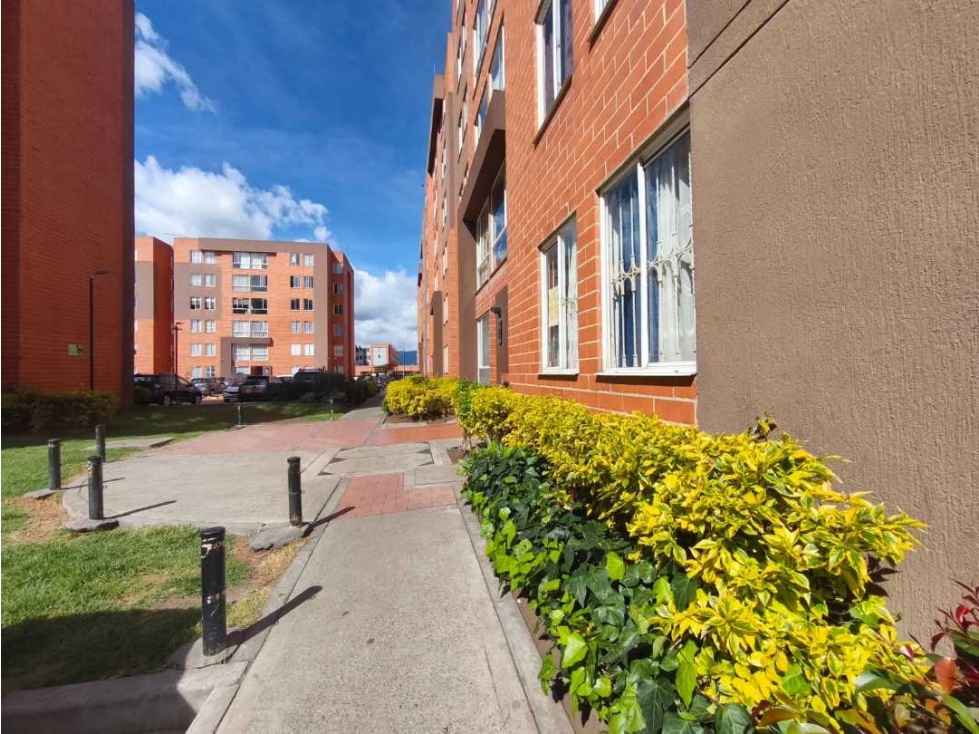 GANGA VENDO APTO EN ATLANTA CON DOS BAÑOS Y PATIO