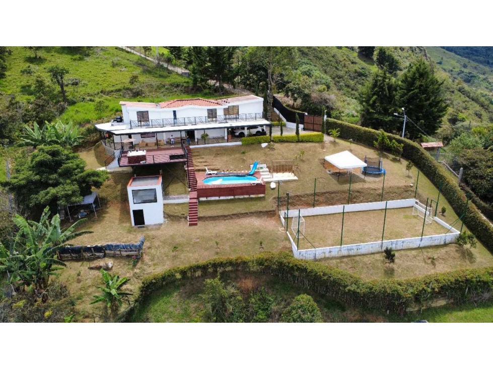 GANGAZO EN COPACABANA! CASA CAMPESTRE A PUERTA CERRADA | CON TODO!!
