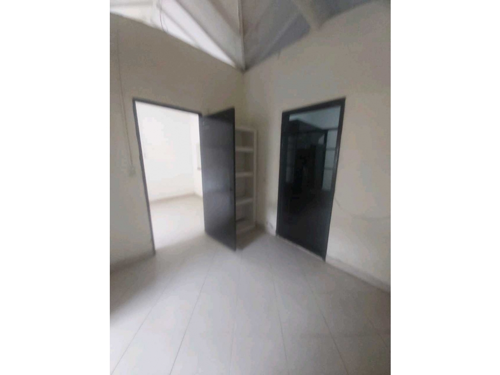 GANGAZO SE VENDE CASA DE TECHO PARA CONSTRUIR 5 PISOS EN BELLO — foto 3