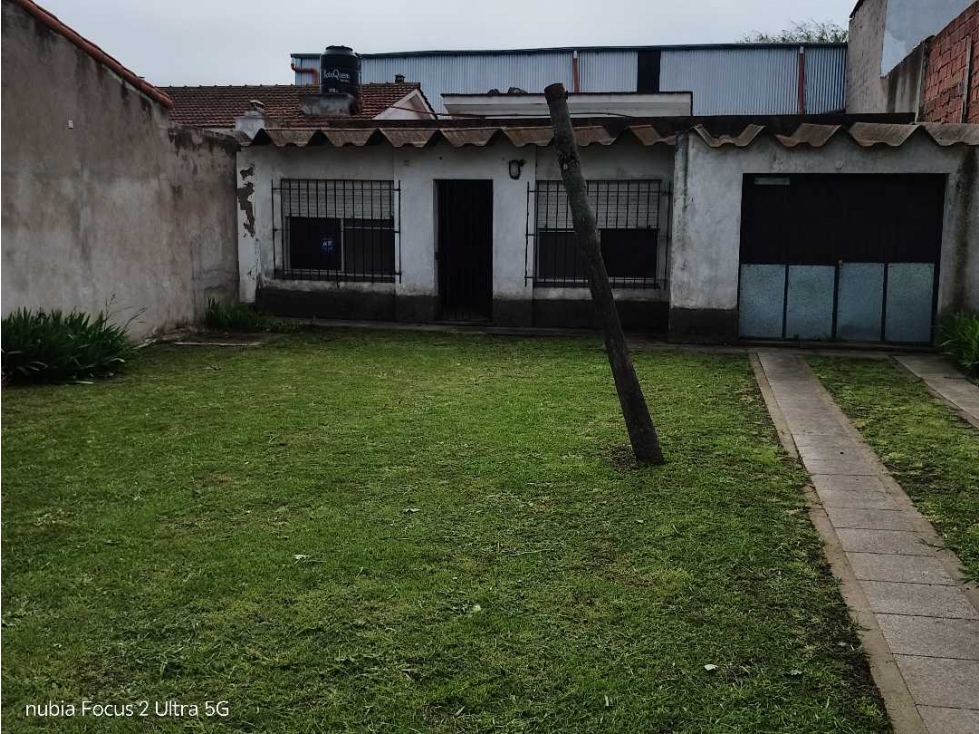 Garage con 1 ambiente . - 2