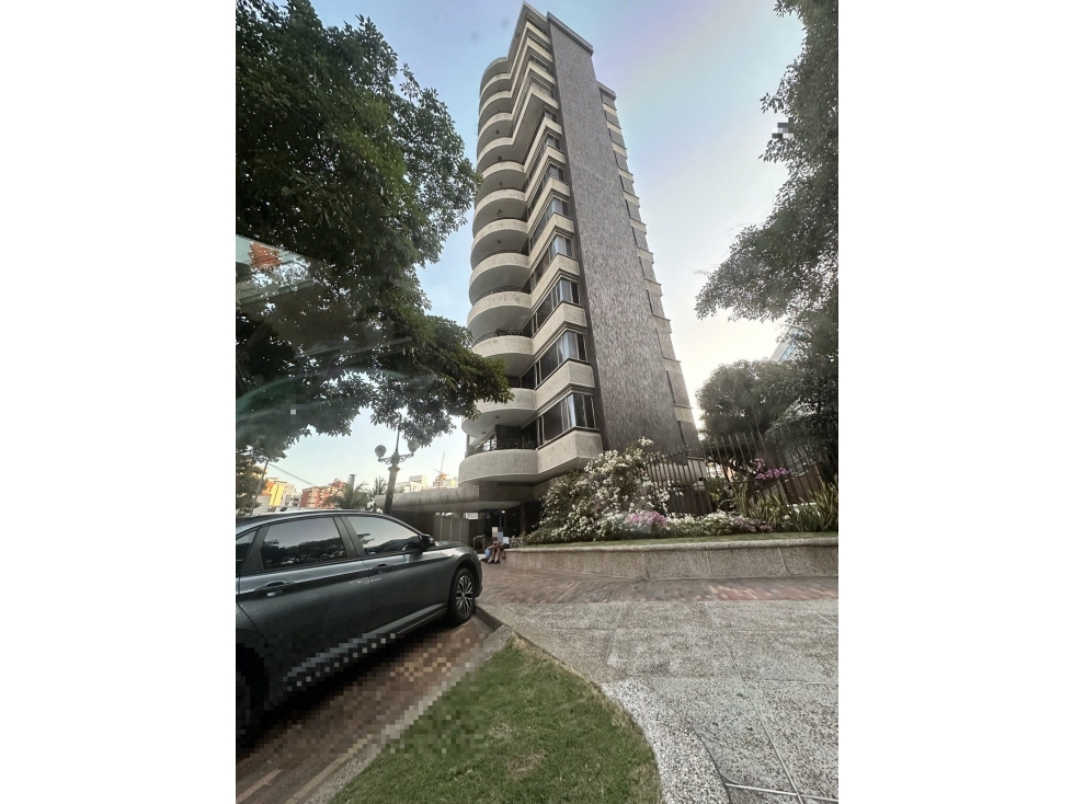 GARAJE 18 EDIFICIO CASTILLO DEL PRADO UBICADO EN LA CARRERA 55 No. 82