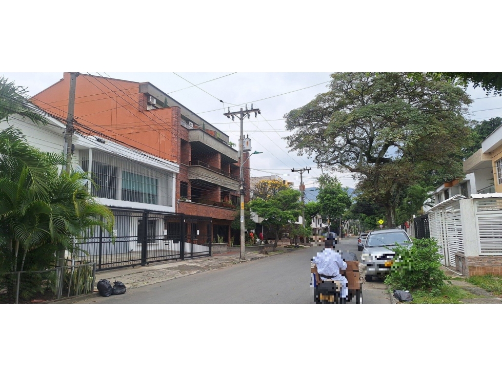 GARAJE 3 ED EL EDEN DE LA FLORA URB LA FLORA CL 55 AV 3A Y 3B