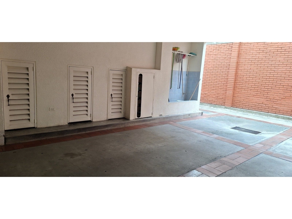 GARAJE 3 ED EL EDEN DE LA FLORA URB LA FLORA CL 55 AV 3A Y 3B — foto 4