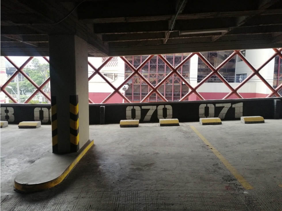 GARAJE 70 EDIFICIO TORRE NUEVO CENTRO LA ALPUJARRA UBICADA EN LA CARR — foto 3