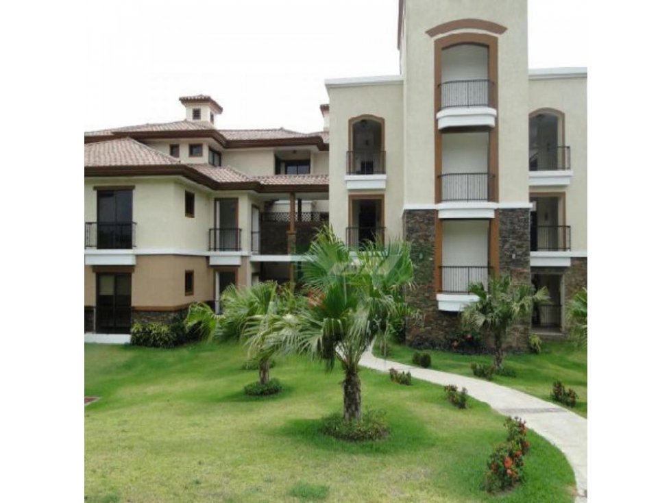 Garden Apartment in Embassy Club