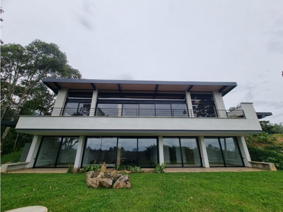 Casa en Arriendo en El Carmen de Viboral - 1