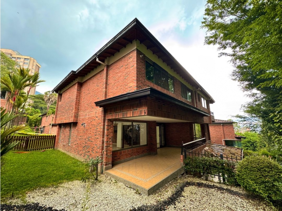Venta Gran Casa de 3 niveles en El Poblado — foto 2