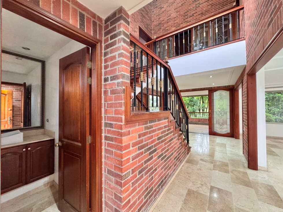Venta Gran Casa de 3 niveles en El Poblado — foto 3