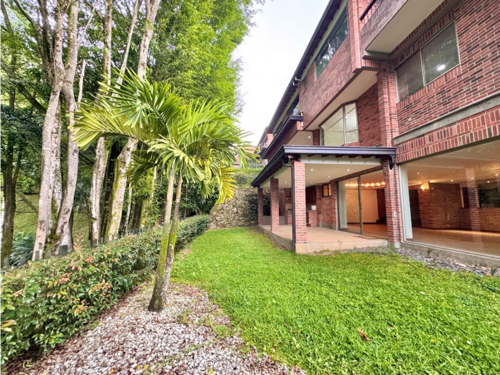 Venta Gran Casa de 3 niveles en El Poblado