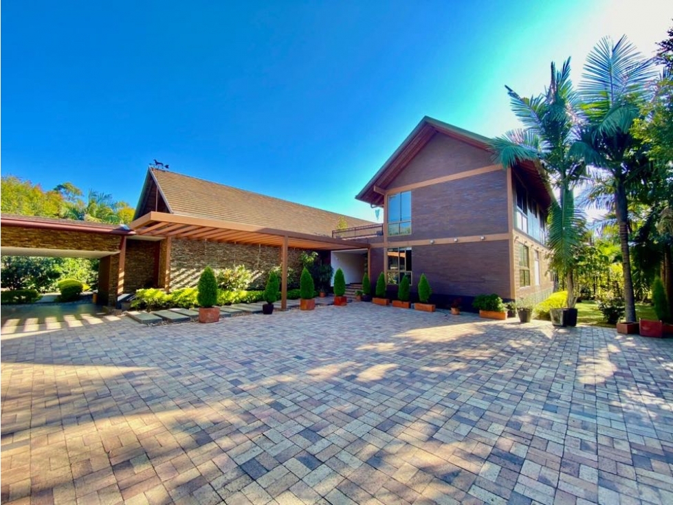 Casa en Arriendo Amoblada en Llanogrande Antioquia - 1