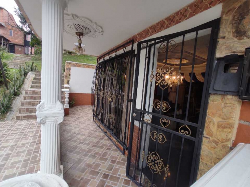 SOLO CONTADO! Casa Unifamiliar De 160 m² Tricentenario Medellin — foto 2