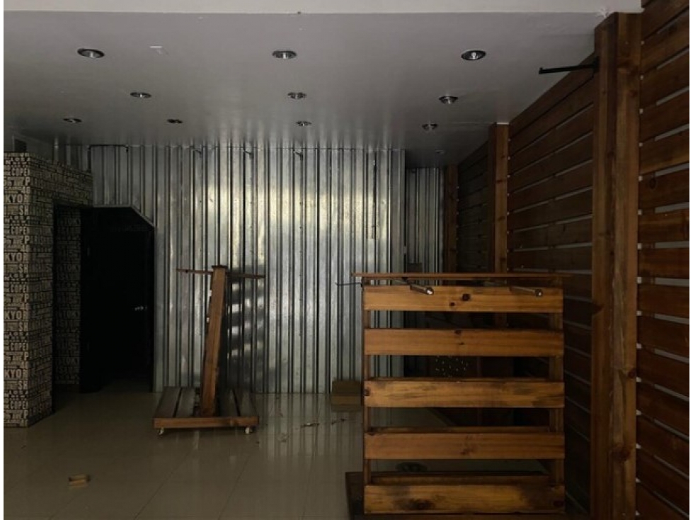 Gran Oportunidad Comercial: Edificio en Venta en Plaza Carranza, Mexic - 2