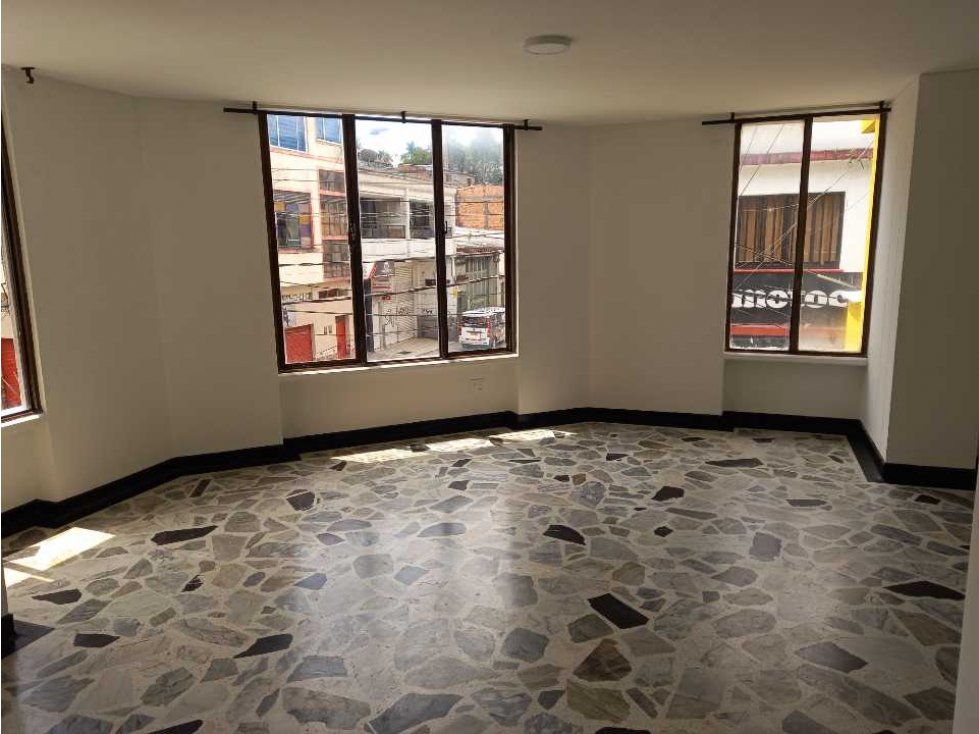APARTAMENTO GRANDE EN EL CENTRO DE PEREIRA — foto 4