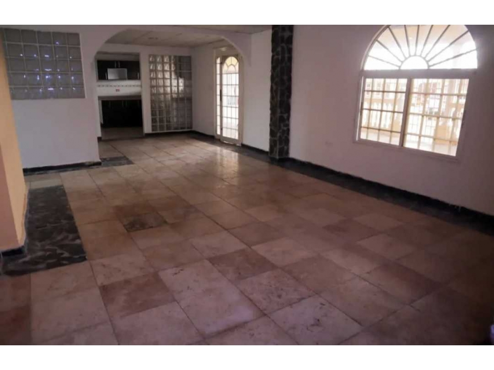 Gran Oportunidad de Negocio! Se Vende Amplia casa con Salón de Belleza — foto 5