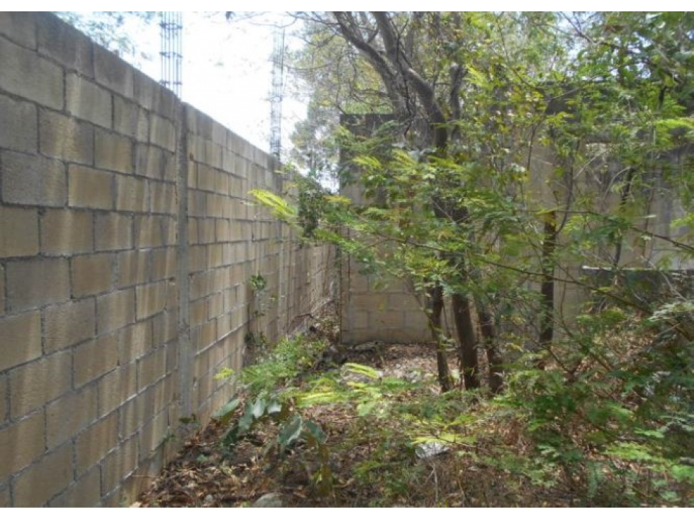 Gran Oportunidad: Terreno de 1450m² con Construcciones en Cancún - 4