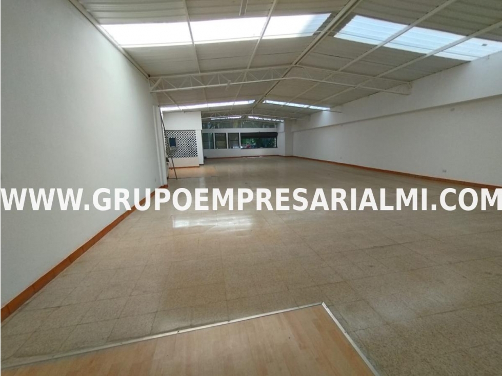 GRANDIOSA BODEGA EN ARRIENDO - SECTOR LA PLAYA COD: 30127 - 1
